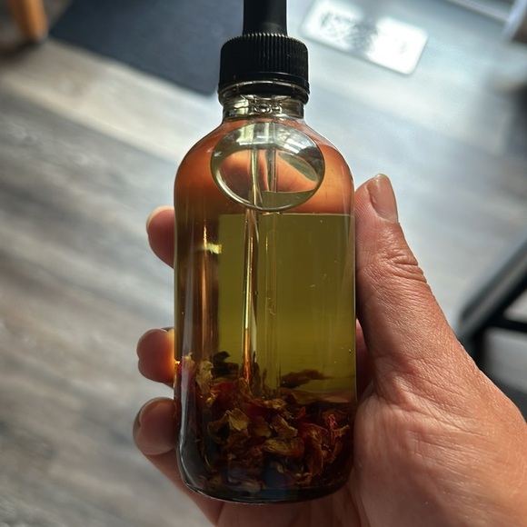 Rose galore facial serum. - Picture 2 of 3